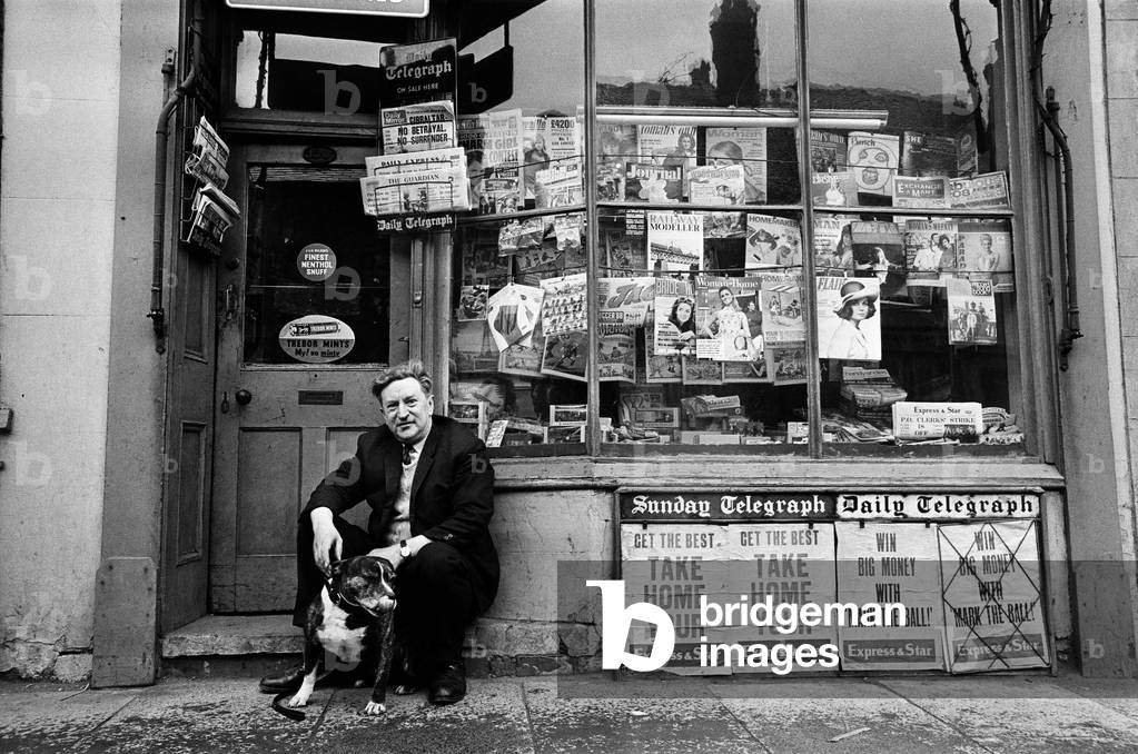 Donald Bytheway, Newsagent, Wolverhampton Street, Dudley, The Black Country, West Midlands, England. 25th May 1968 (b/w photo)