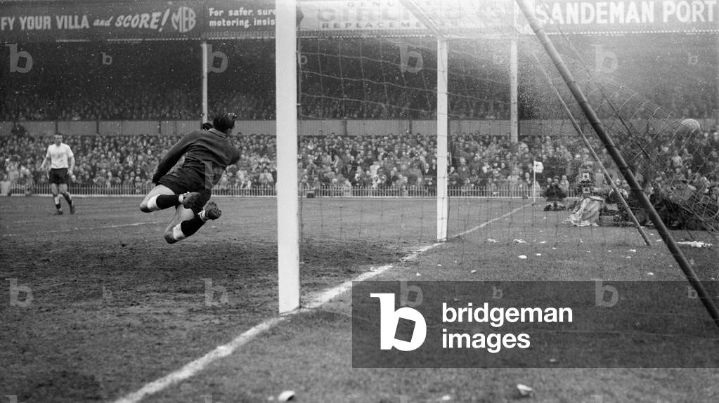 1962 FA Cup Burnley 1 v. Fulham1. 31st March 1962 (photo)