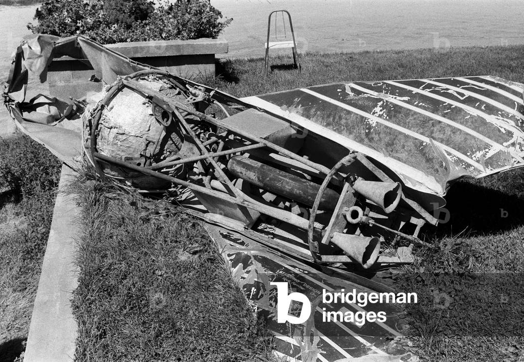 Stuntman Evel Knievel prepares to jump Snake River Canyon, Idaho on a steam powered skycycle. 26th August 1974 (b/w photo)