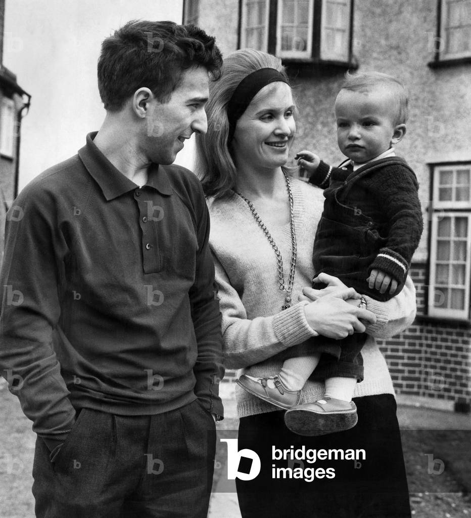 Russian Pianist Vladimir Ashkenazy, wife Thorunn and son Vladimir. April 1963 P016913