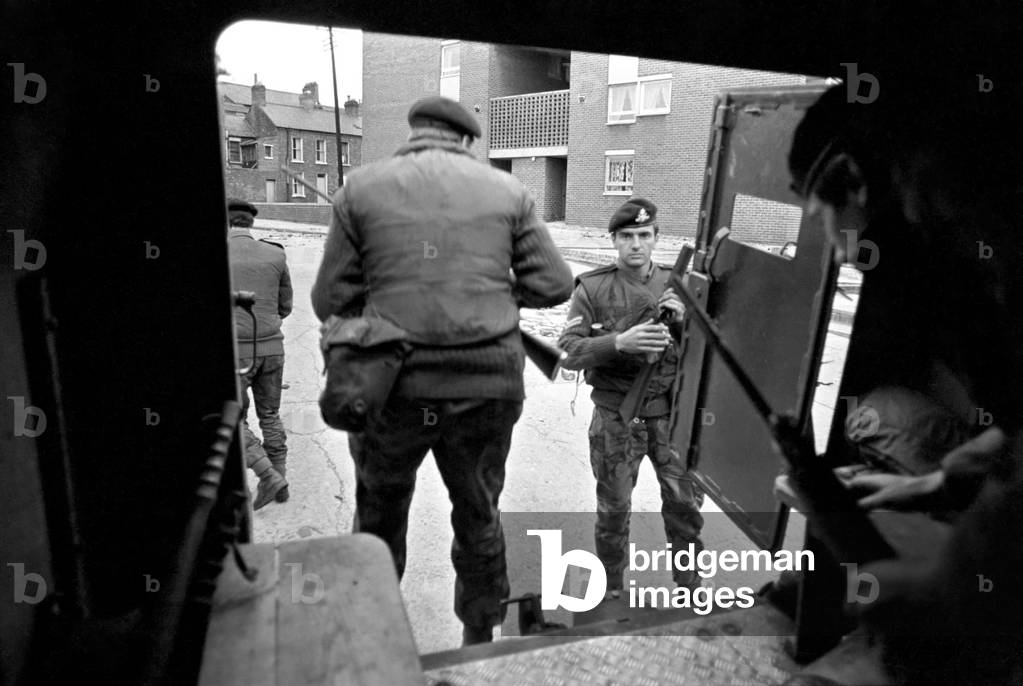 Northern Ireland August 1971. On board a Saracen amoured car with soldiers of the British Army as they patrol the streets of Belfast. August 1971 71-7616-002