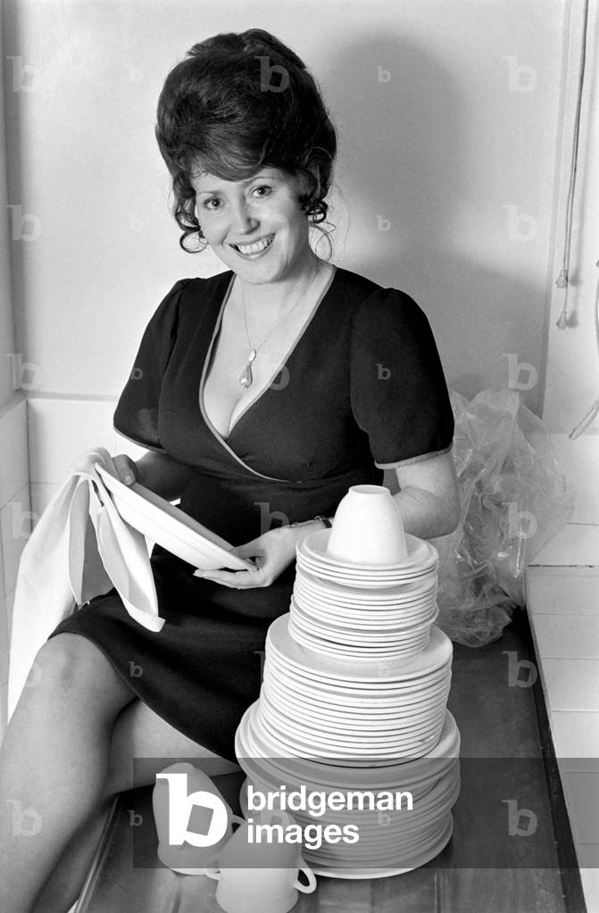 Glamour model Mrs. Jeannette Bradley, 27th February 1975 (b/w photo)