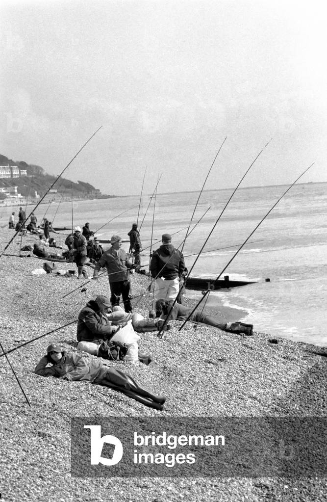 Fishing/Fisherman/Fishermen Sport/Outdoor: 2000 anglers fish from Folkestone Beaches, March 1975 (b/w photo)