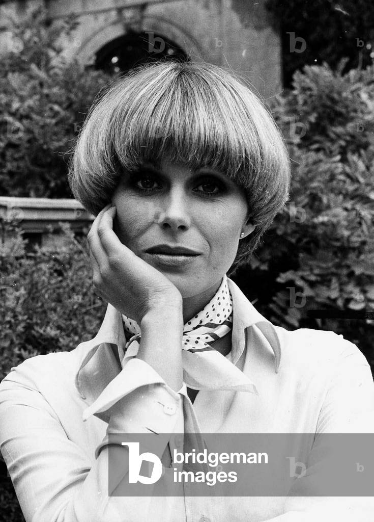 Joanna Lumley actress Jan 1977