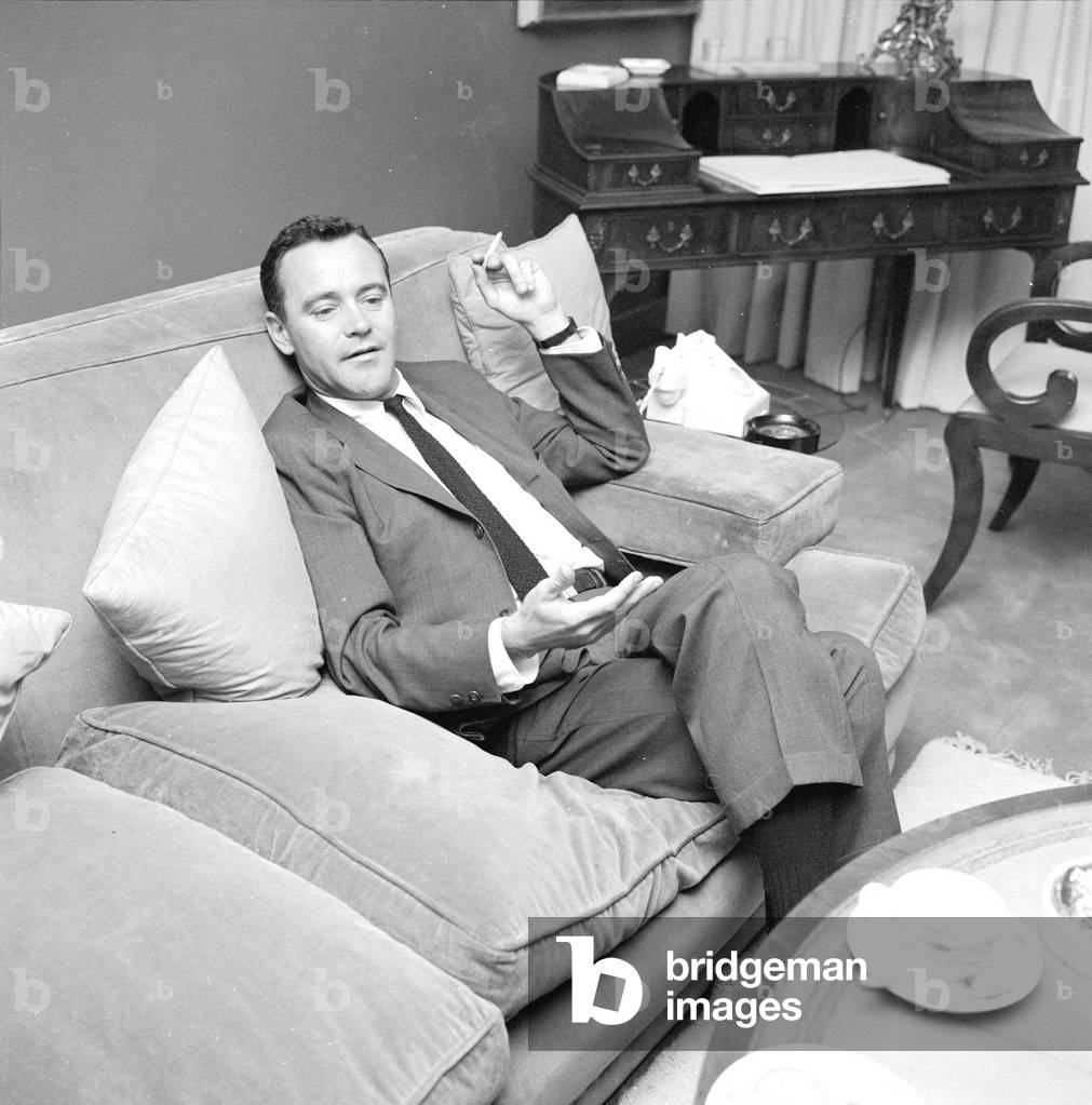 Jack Lemmon during a press reception at the Mayfair Hotel, July 1960 (b/w photo)