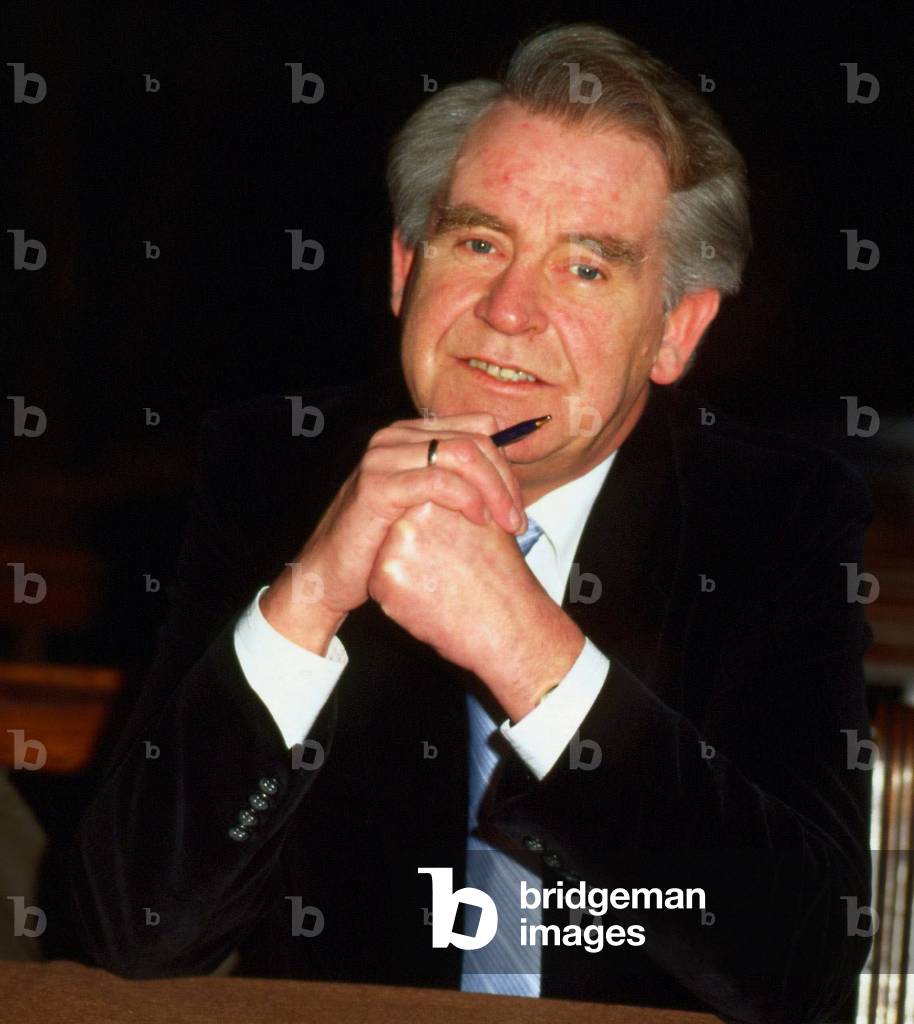 Magnus Magnusson television presenter, December 1987 (photo)