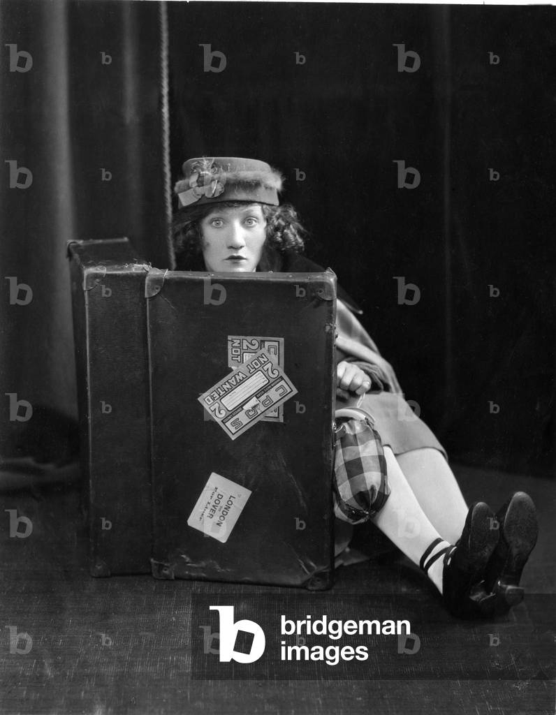 Scene from the play Round In, 26th July 1922 (b/w photo)