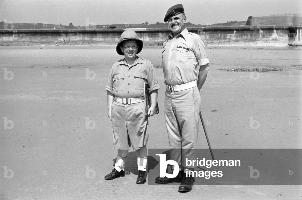 Actors Windsor Davies and Don Estelle from the hit BBC Series it isn't half hot mum, June 1975 (b/w photo)