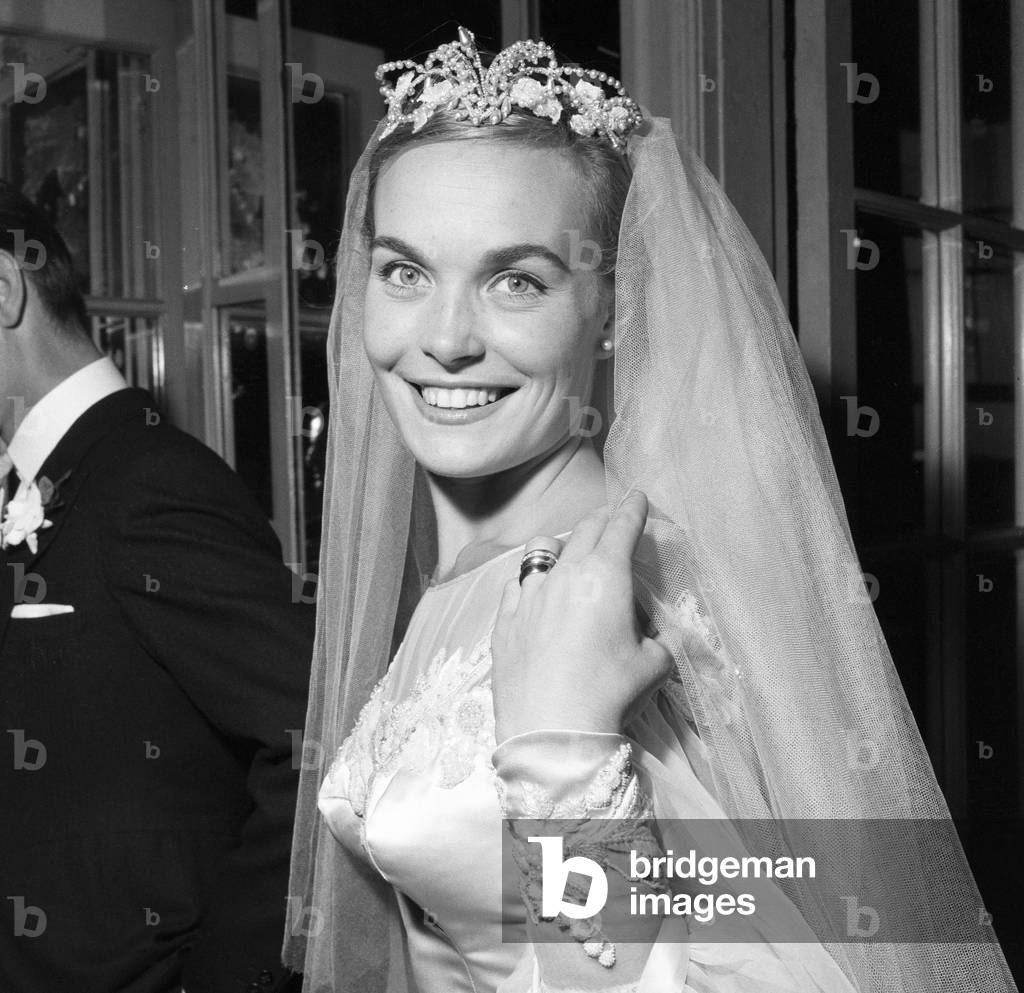 Shirley Eaton, TV and Film Actress aged 21, wedding to Colin Lenton Rowe aged 27, St Mary's, Kenton, Middlesex, Monday 5th August 1957 (b/w photo)