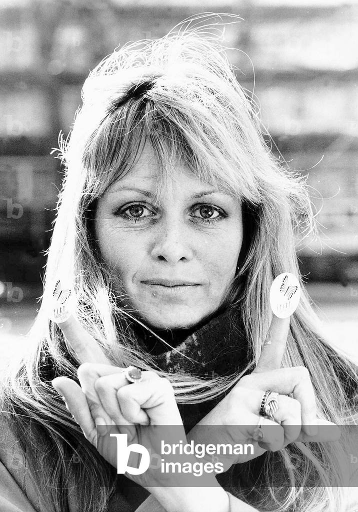 Twiggy model actress March 1988 (b/w photo)