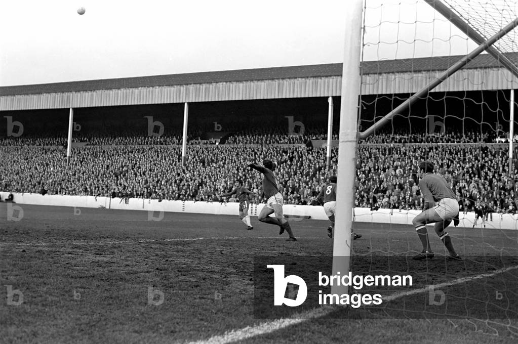English League Division One matchNottingham Forest 1 v Chelsea 1. Action from the matchNovember 1969 (photo)