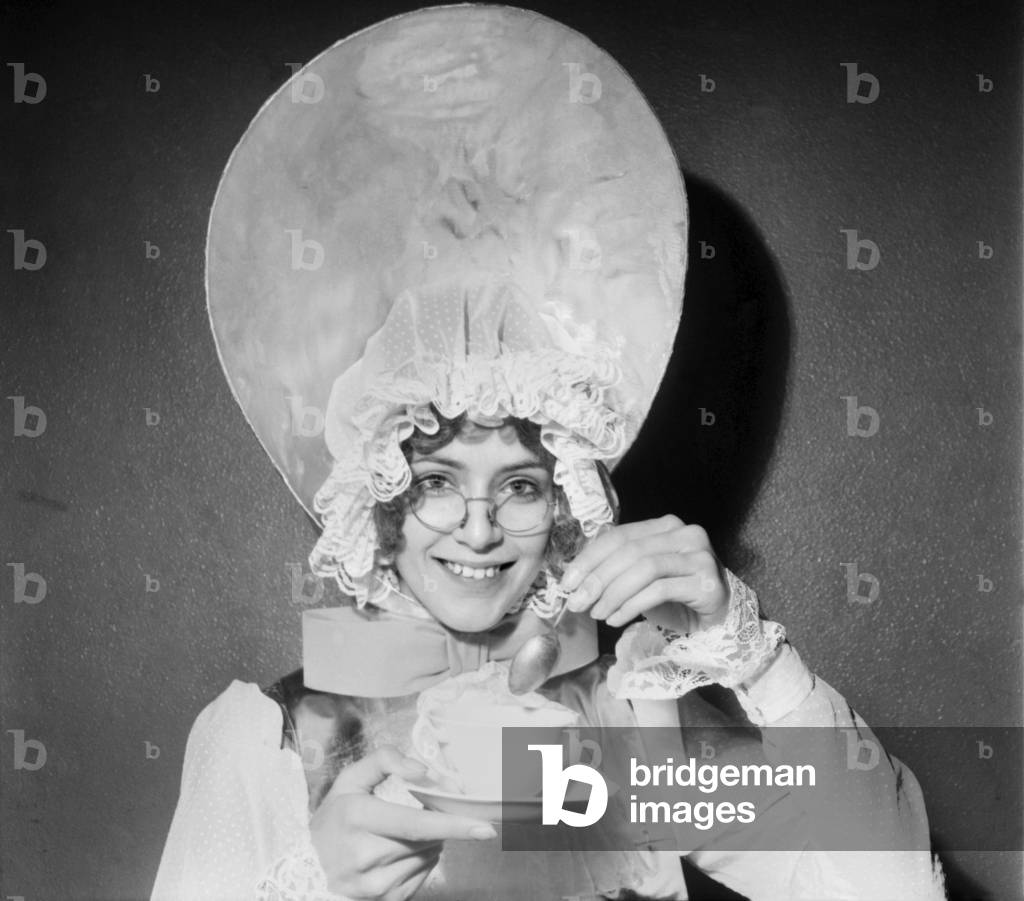 21 year old Sheila Ruskin born in Cheshire, plays the unusal part of a Runcible Spoon in Edward Lear's 