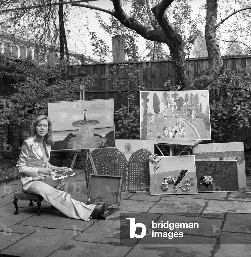 Susannah Leigh (actress) seen here painting. April 1974