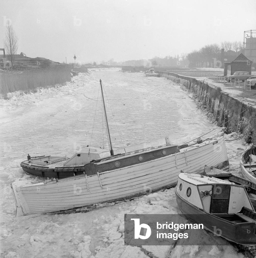 Pictures of the sea at Whitstable, Kent, frozen solid in places, 14th January 1963 (b/w photo)