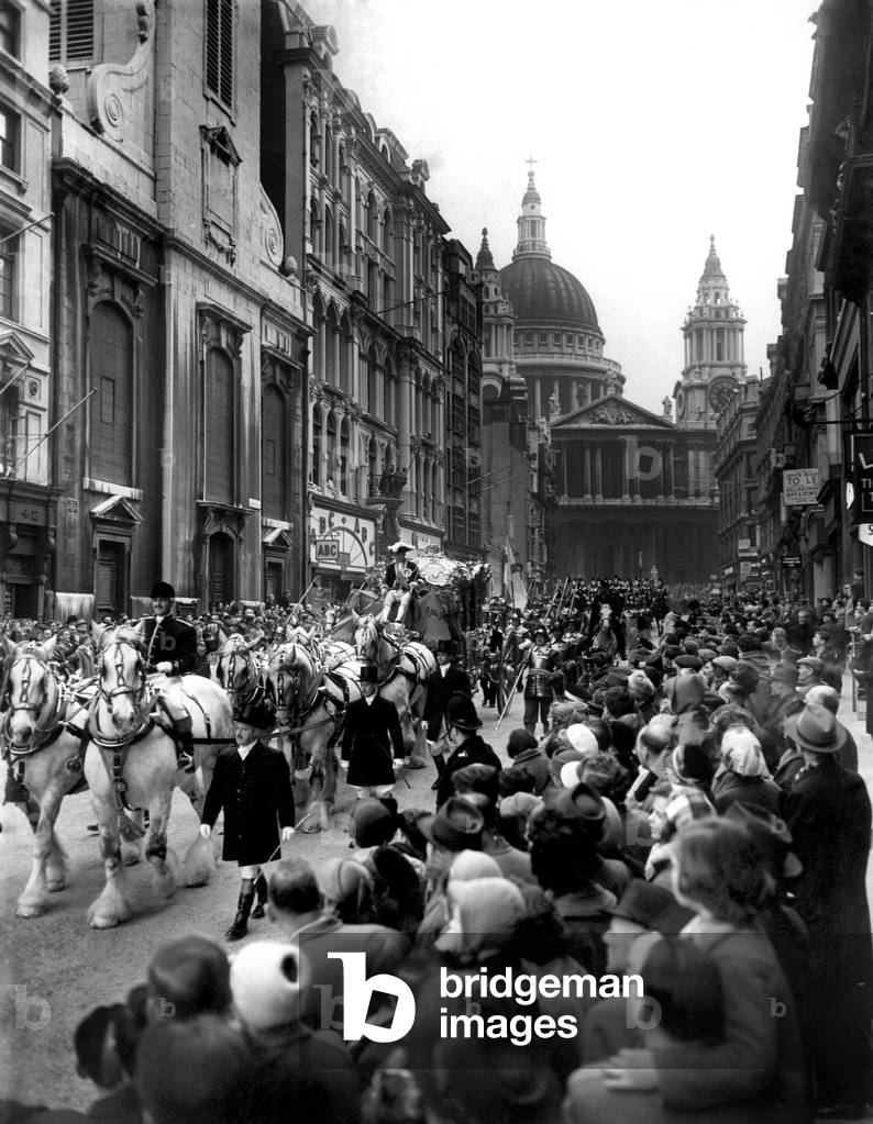 The Lord Mayors's Show. General view showing The Lord Mayor's coach, with the newly elected Lord Mayor, Sir Edmund Stockdale, driving down Ludgate Hill in procession to the Law Courts. November 1959