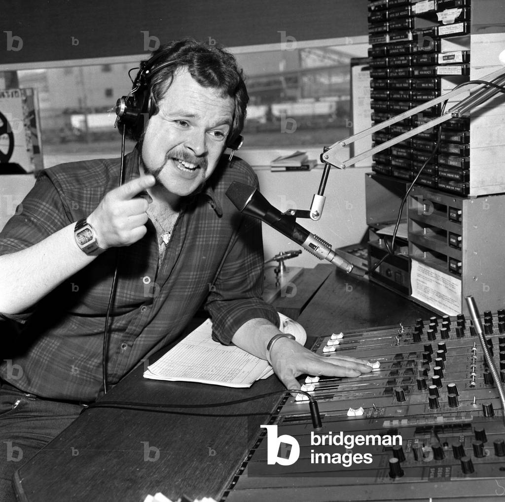 Metro Radio D J James Whale seen here at work in the studio.
April 1976
P76 - 371