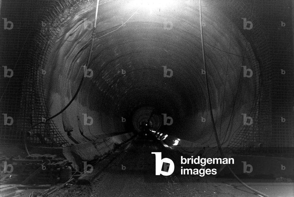General view of the inside of a tunnel during the construction of The Channel Tunnel, December 1990 (b/w photo)