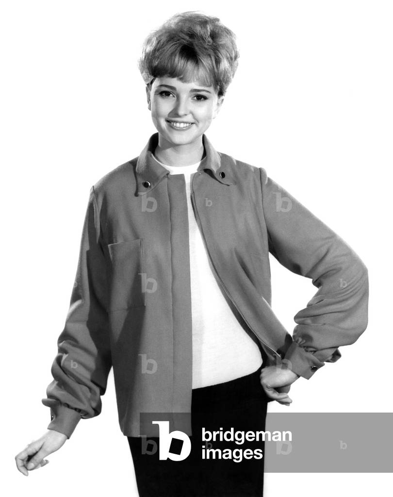 Reveille Fashions 1963: Vivianne Cornwall, February 1963 (b/w photo)