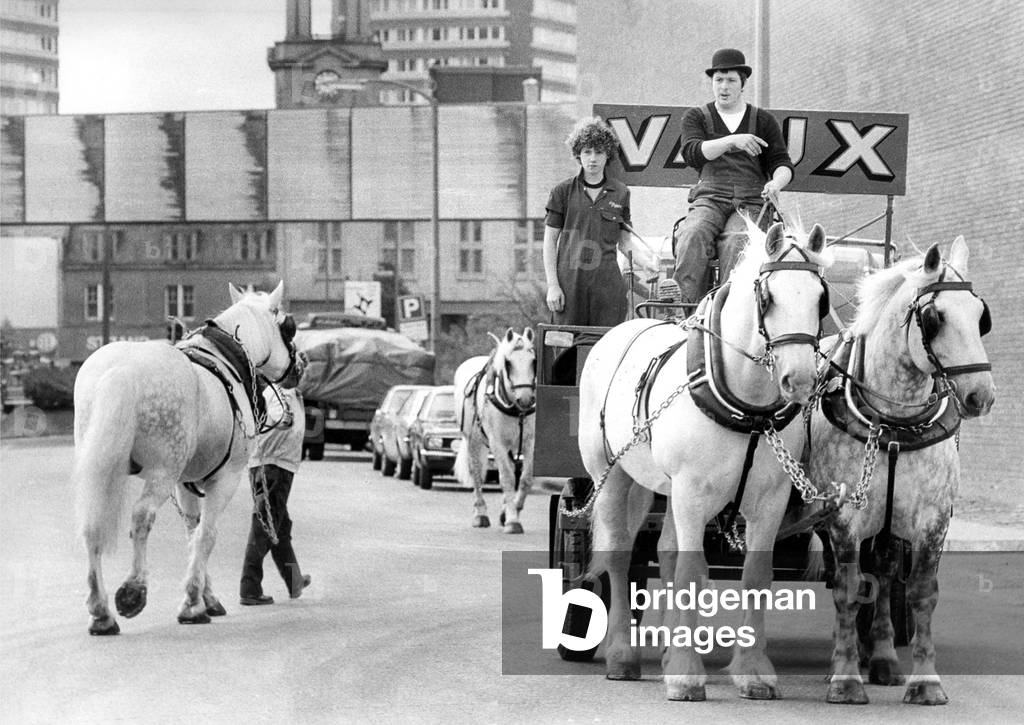 A horse tanker leaves Vaux Brewery, Sunderland on deliveries in 1979
