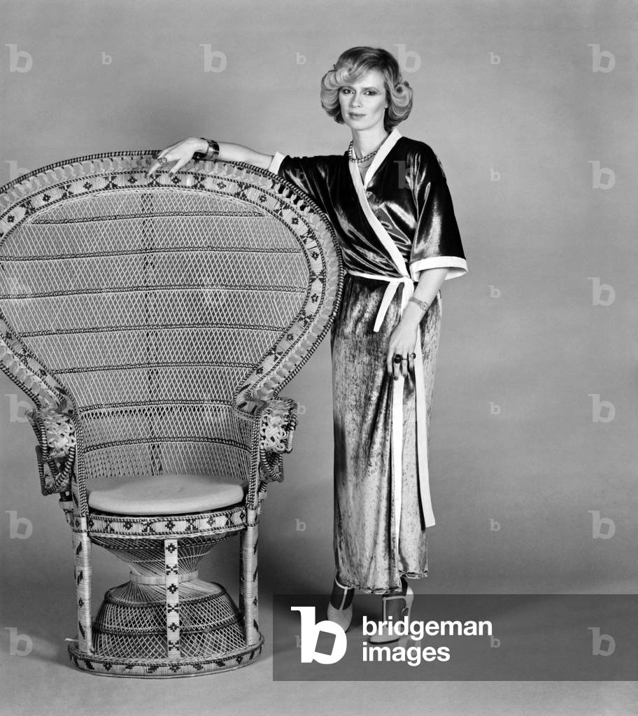 Fashions. Kimonos. Mrs. Linda Bruce Lee, February 1975 (b/w photo)