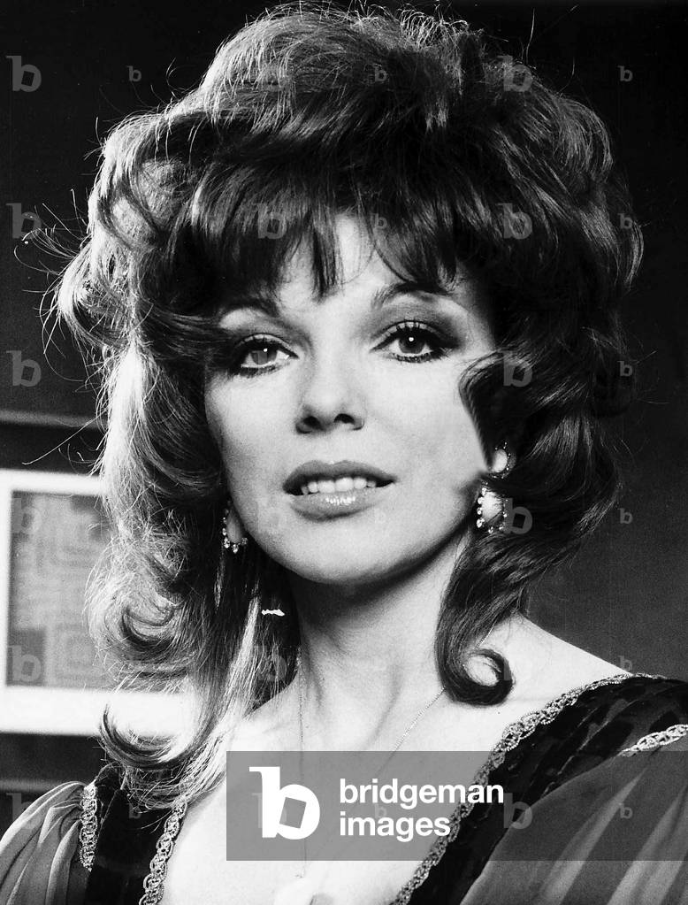 Joan Collins, April 1971 (b/w photo)