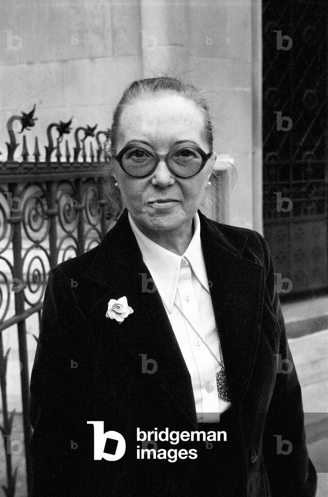 CPSA president Kate Losinska at the High Court. Losinska claims that she is being wrongly punished by her executive over publication of her views of left wing tactics in the union movement. 30th March 1976 (b/w photo)