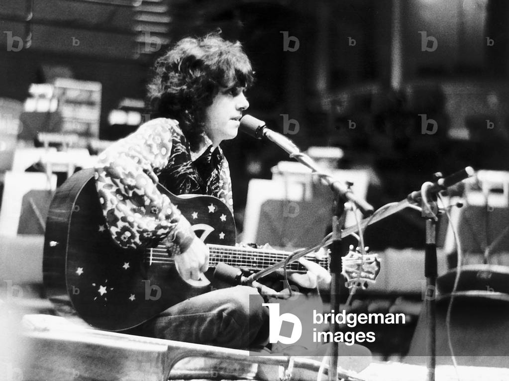 Donovan Scottish singer on stage at Royal Albert Hall London, January 1973 (b/w photo)