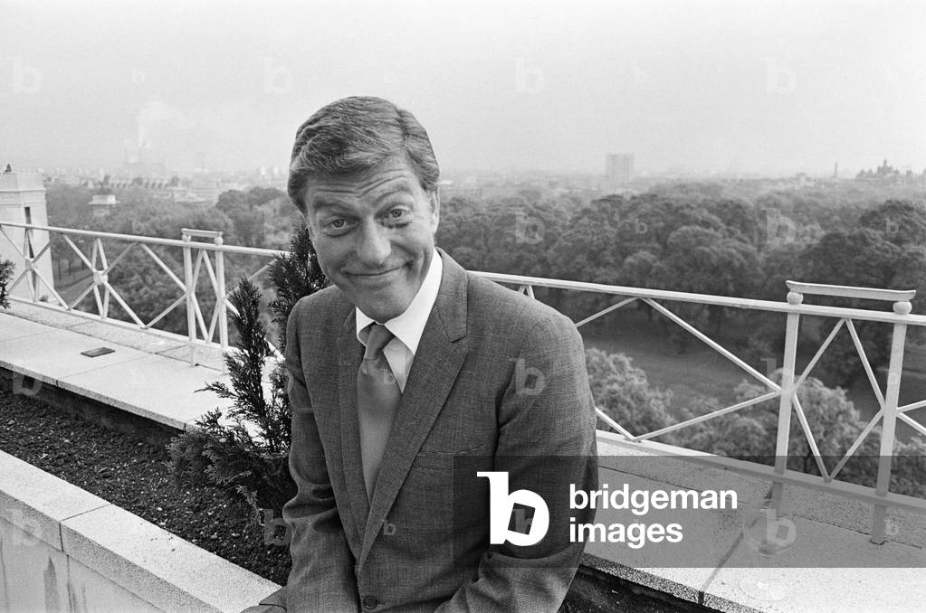 Dick Van Dyke on the roof of The Dorchester Hotel. 30th May 1967 (b/w photo)
