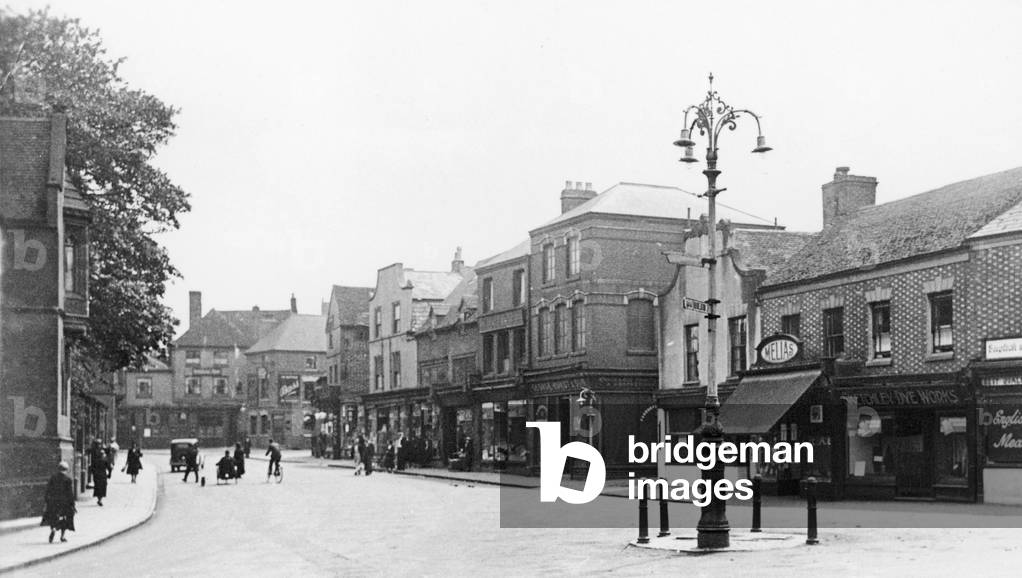 Bedworth Market Place, c. 1920 (b/w photo)