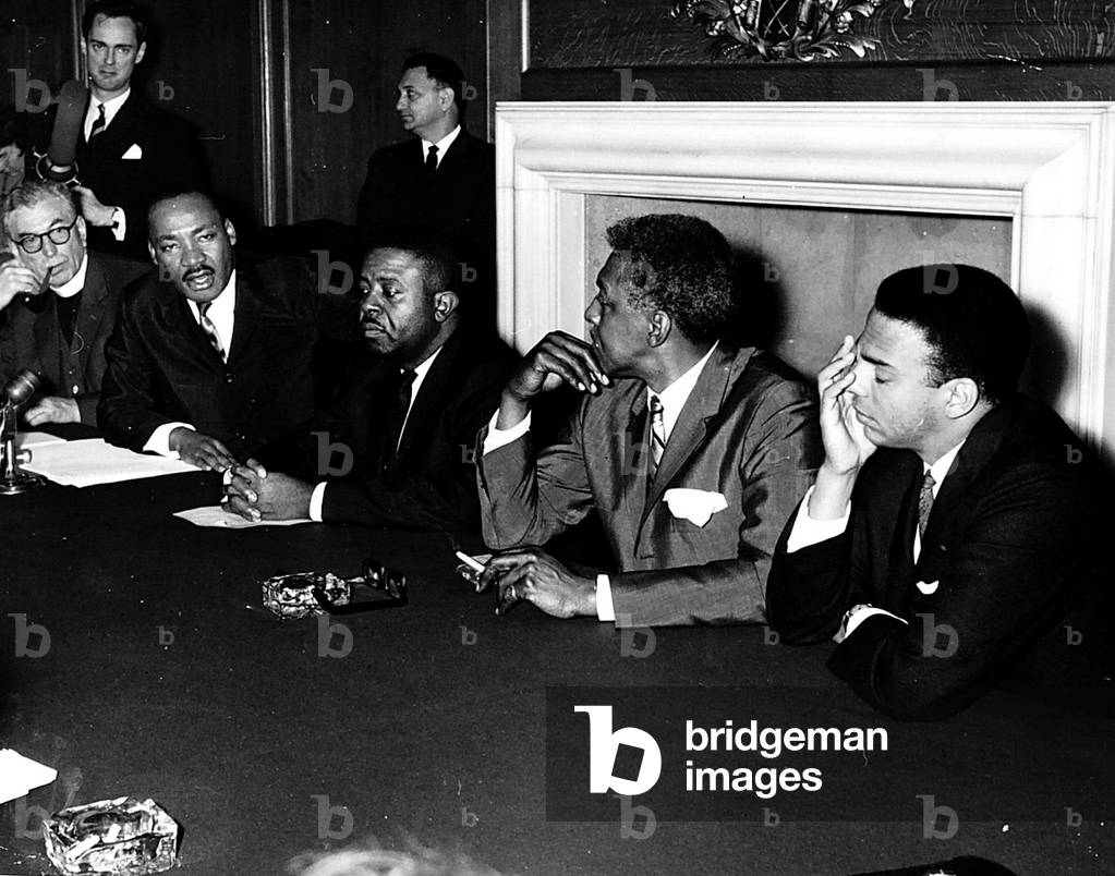 Martin Luther King press conference St Pauls Chapter House, 
05/12/1964