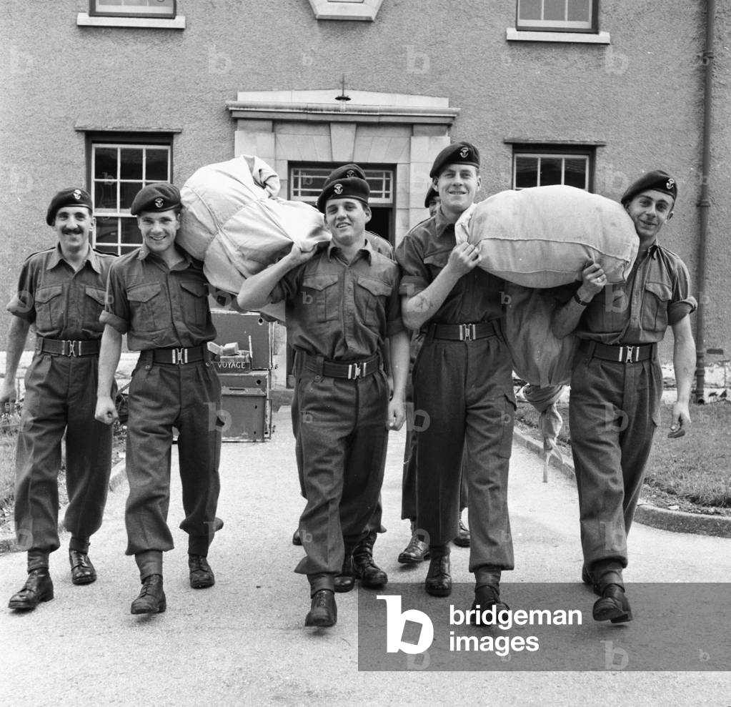 Suez Crisis 1956
The Somerset Light Infantry are issued with tropical kit for their move to the Middle East