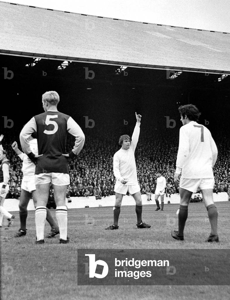 John Fitzpatrick of Manchester United Manchester United versus Burnley at Turf MoorOctober 1968 (photo)