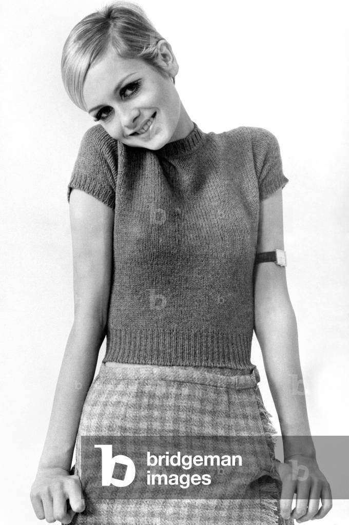 Twiggy modelling the shrunken woollen look, October 1966 (b/w photo)