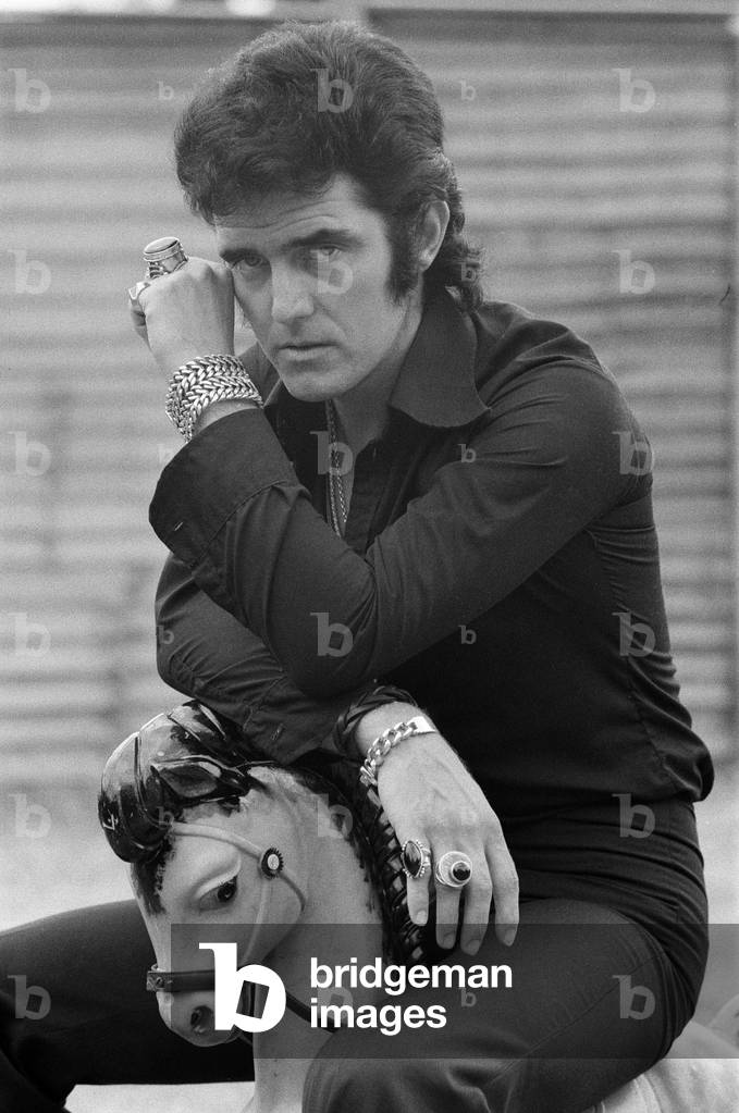 Pop singer Alvin Stardust at his new house in Stanmore., 7th July 1974 (b/w photo)