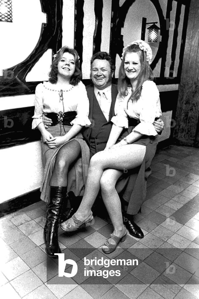 Former Goon, Harry Secombe, before he was due to appear as top of the bill in a cabaret show at The Tavern Club, South Shields, 17/02/1971