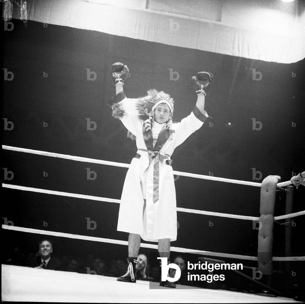 Amateur boxing match between the USA and England at Wembley. Action from the bout between Jimmy Caldwell (USA) and Brian Braizer (England) 2nd November 1961 (b/w photo)
