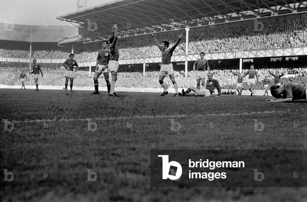 Sport. Football. Everton v. Nottingham Forest. Action from the match. November 1969 (photo)