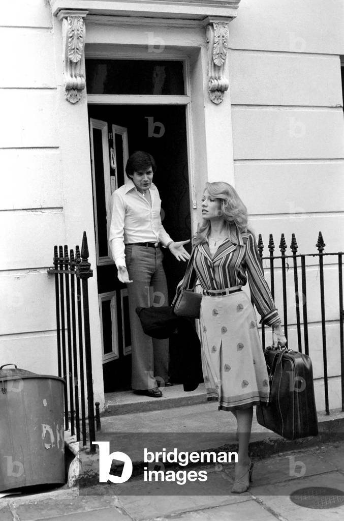 People: Relationship: Couple Arguing (Posed): 