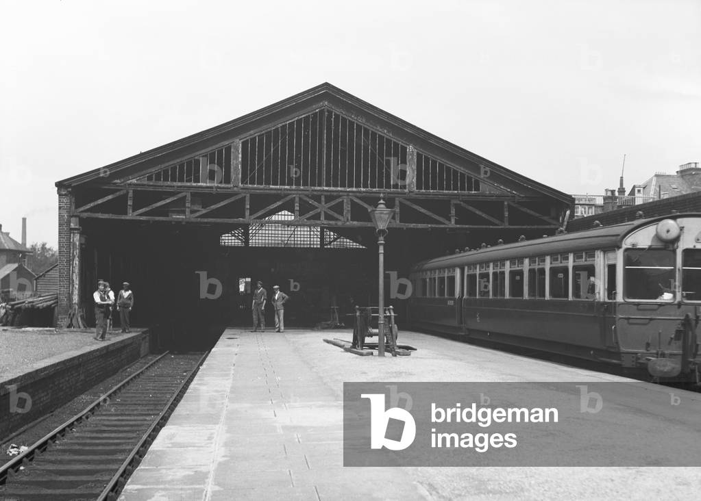 Vine Street Station in Uxbridge, c. 1931 (b/w photo)