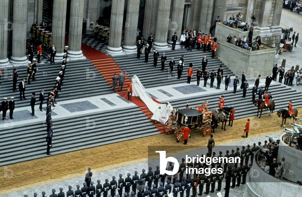 Lady Diana Spencer, soon to be Princess Diana, arrives at St Paul's Cathedral on her wedding day. July 1981 (photo)