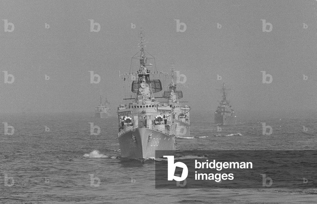 NATO Exercise 1965 NATO warships follow astern of the aircraft carrier Ark Royal in a convoy, March 1965 (b/w photo)