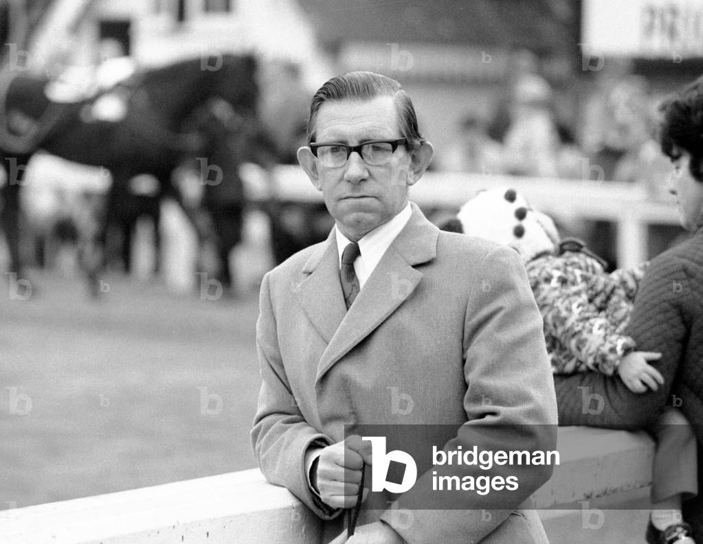 Daily Mirror horseracing pundit Bob Butchers at Kempton Park Race Course. 3rd November 1972 (b/w photo)