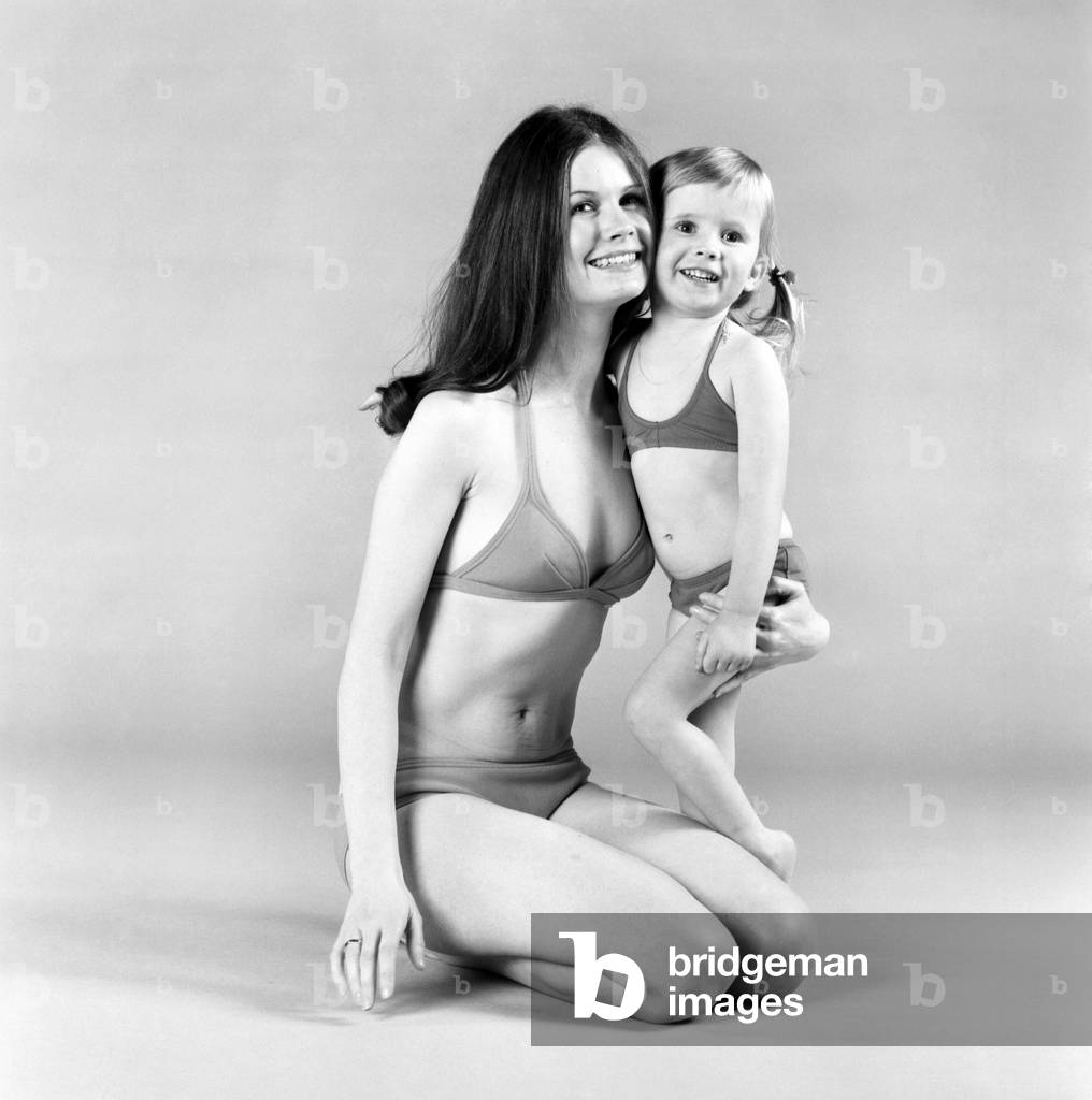 Model Bertie Meaden and Daughters, March 1975 (b/w photo)