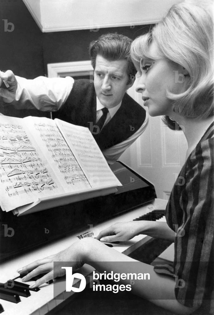 Nyree in training. Actress Nyree Dawn porter is in training for her starring role in BBC TV s marathon series 