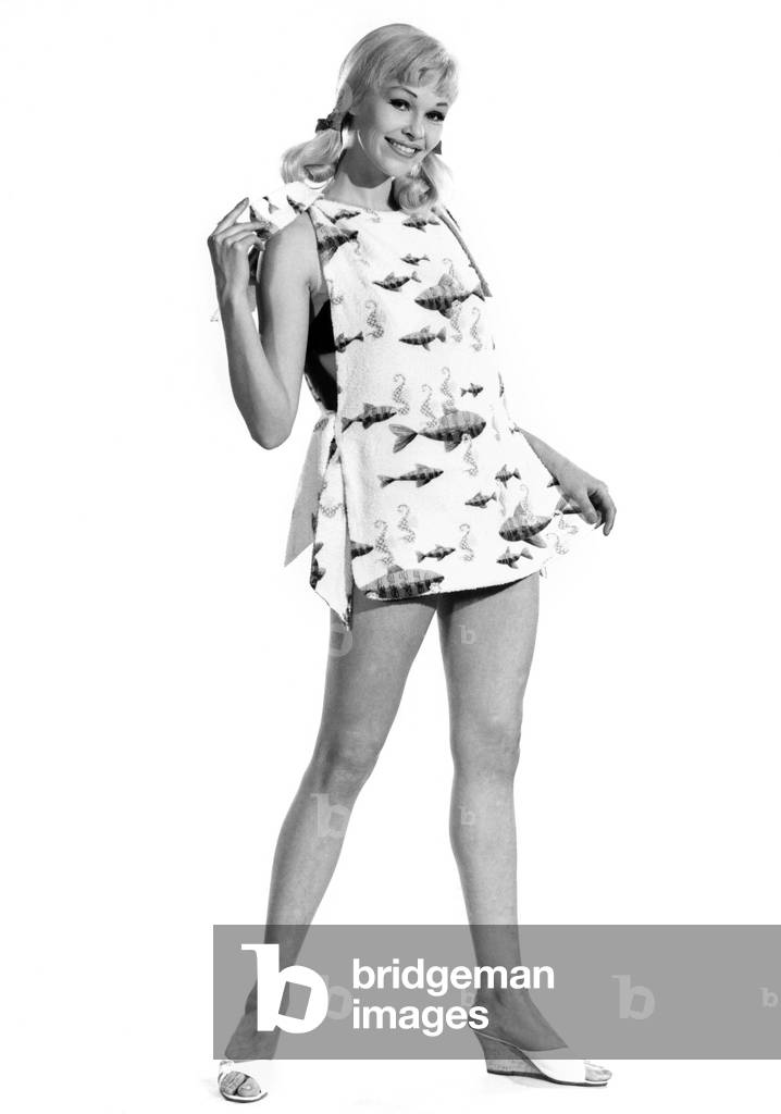 Reveille Fashions 1963. Jo Waring, July 1963 (b/w photo)
