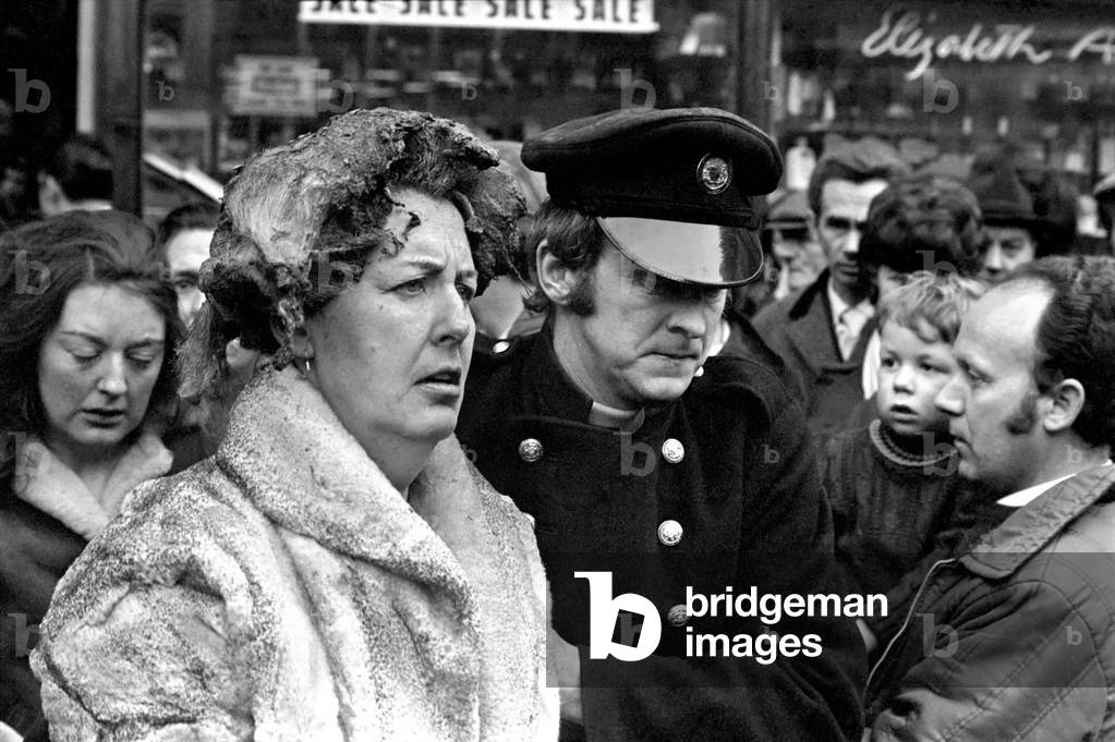 Northern Ireland March 1972. Police, army and fire service attend the scene of the Abercorn bombing in Belfast. March 1972 72-7566-005
