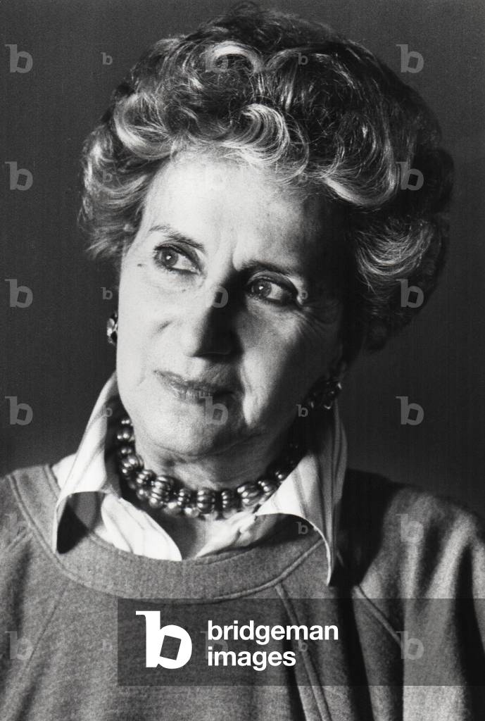 Camilla Cederna, Milan, Italy, 1975 (b/w photo)