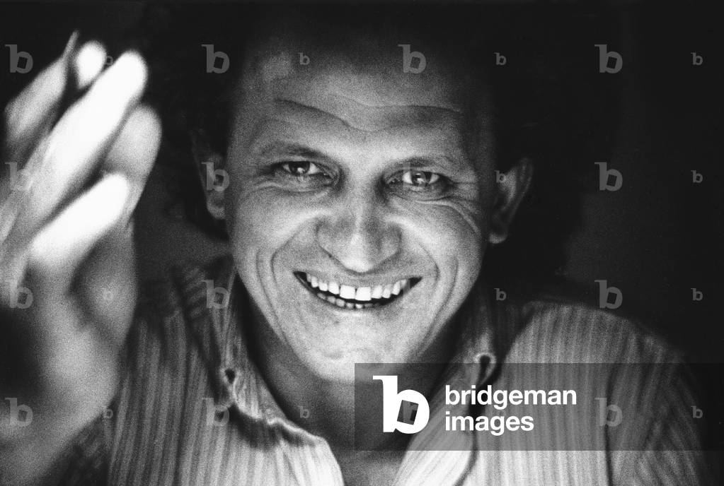 Eliseo Mattiacci, Rome, Italy, 1980 (b/w photo)