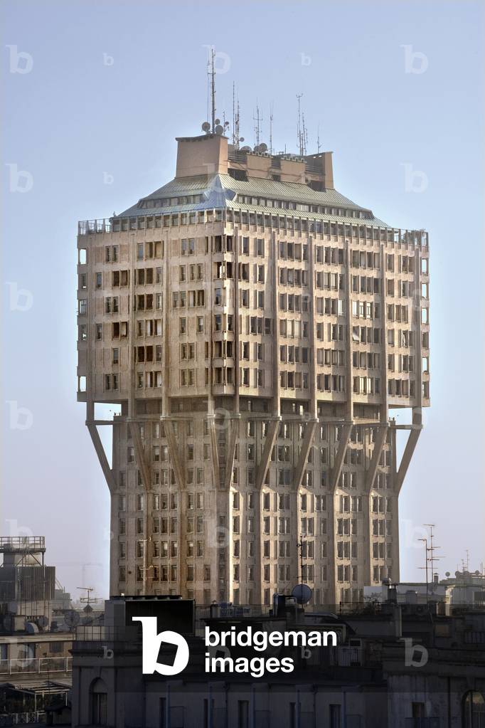 Torre Velasca, Milan, Lombardy, Italy (photo)