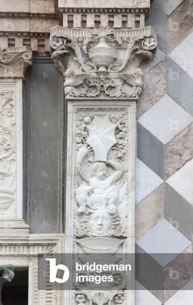 Lesene, facade of Cappella Colleoni, Bergamo, Italy (photo)